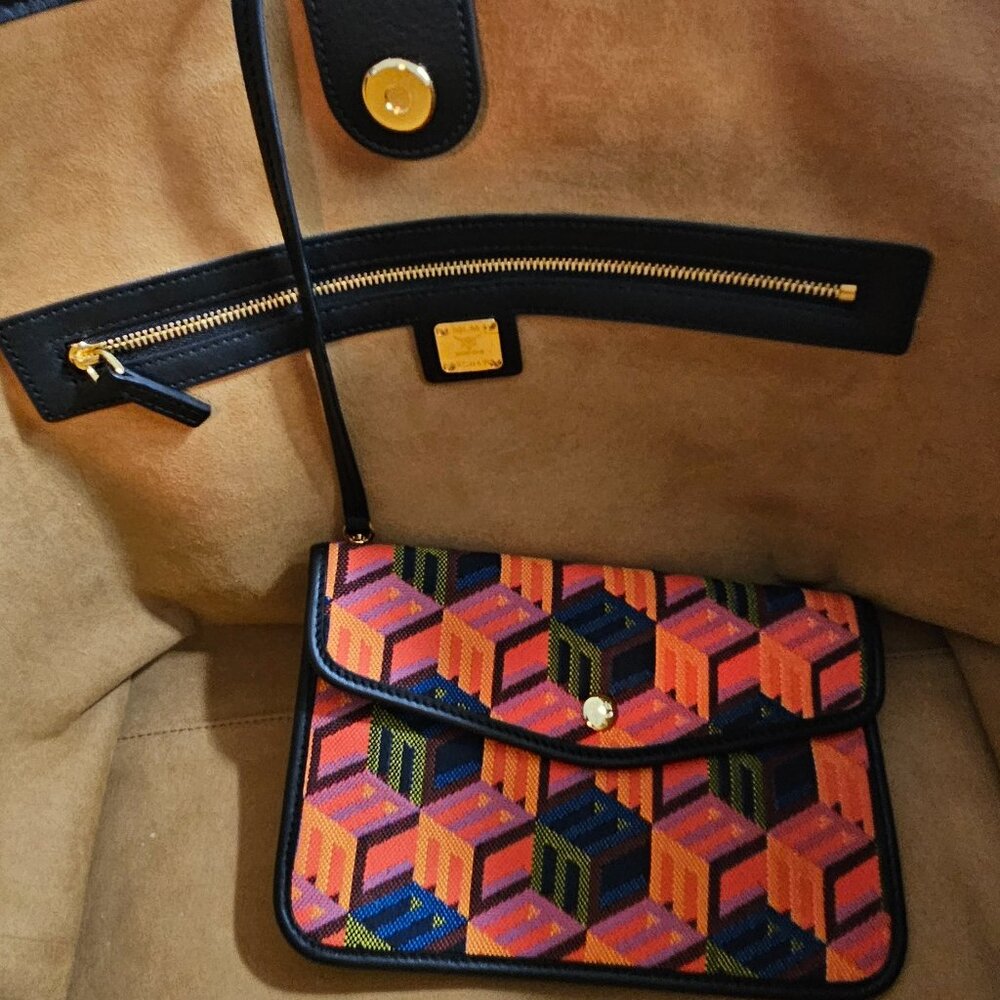 MCM large tote - Picture 3 of 8